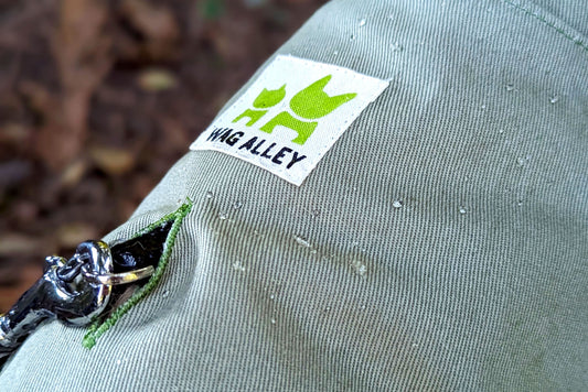Water-repellent and plastic-free dog raincoat and lightweight jacket